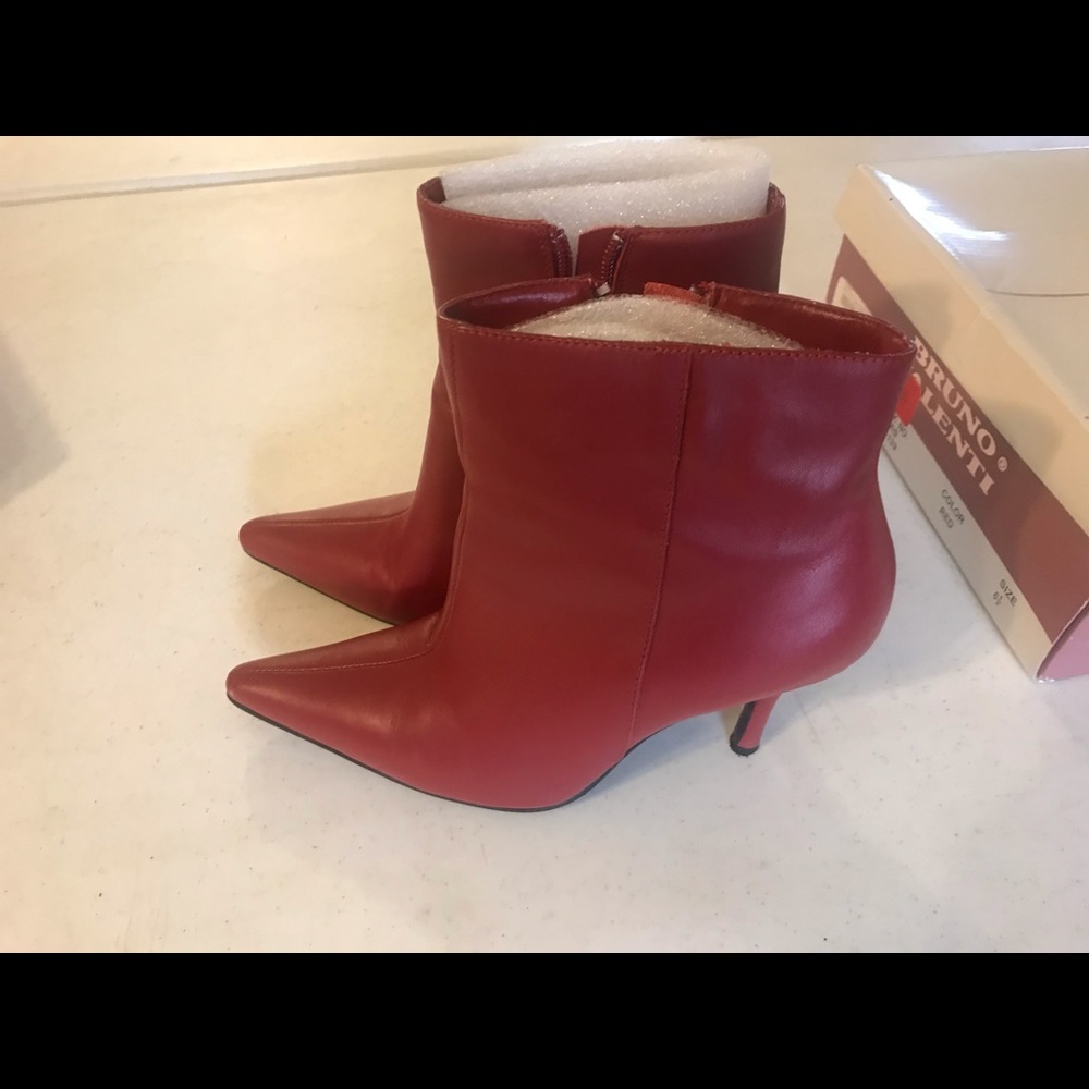 Bruno Valenti sexy red boots
